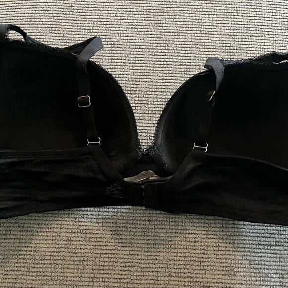 Victoria’s Secret  Bra - Picture 3 of 4